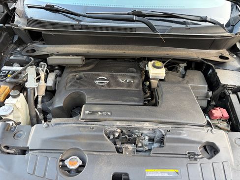 Used 2016 Nissan Pathfinder Platinum FWD image 12