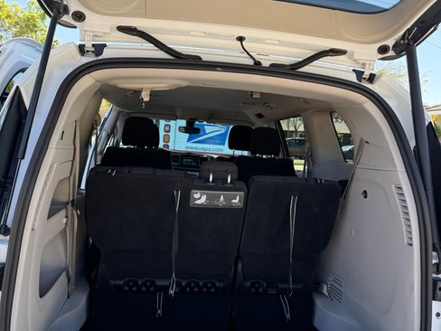 Used 2018 Chrysler Pacifica Touring Plus FWD image 9