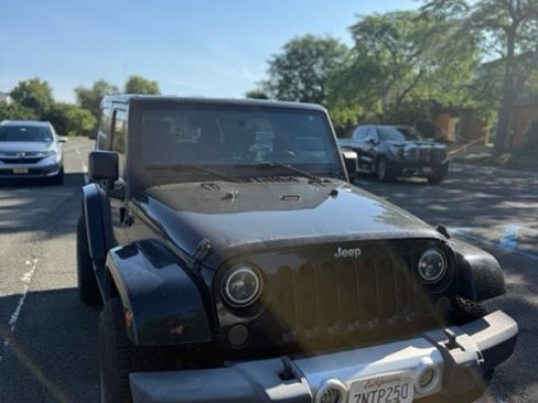 Used 2015 Jeep Wrangler Sahara w/ Connectivity Group AWD/4WD image 10