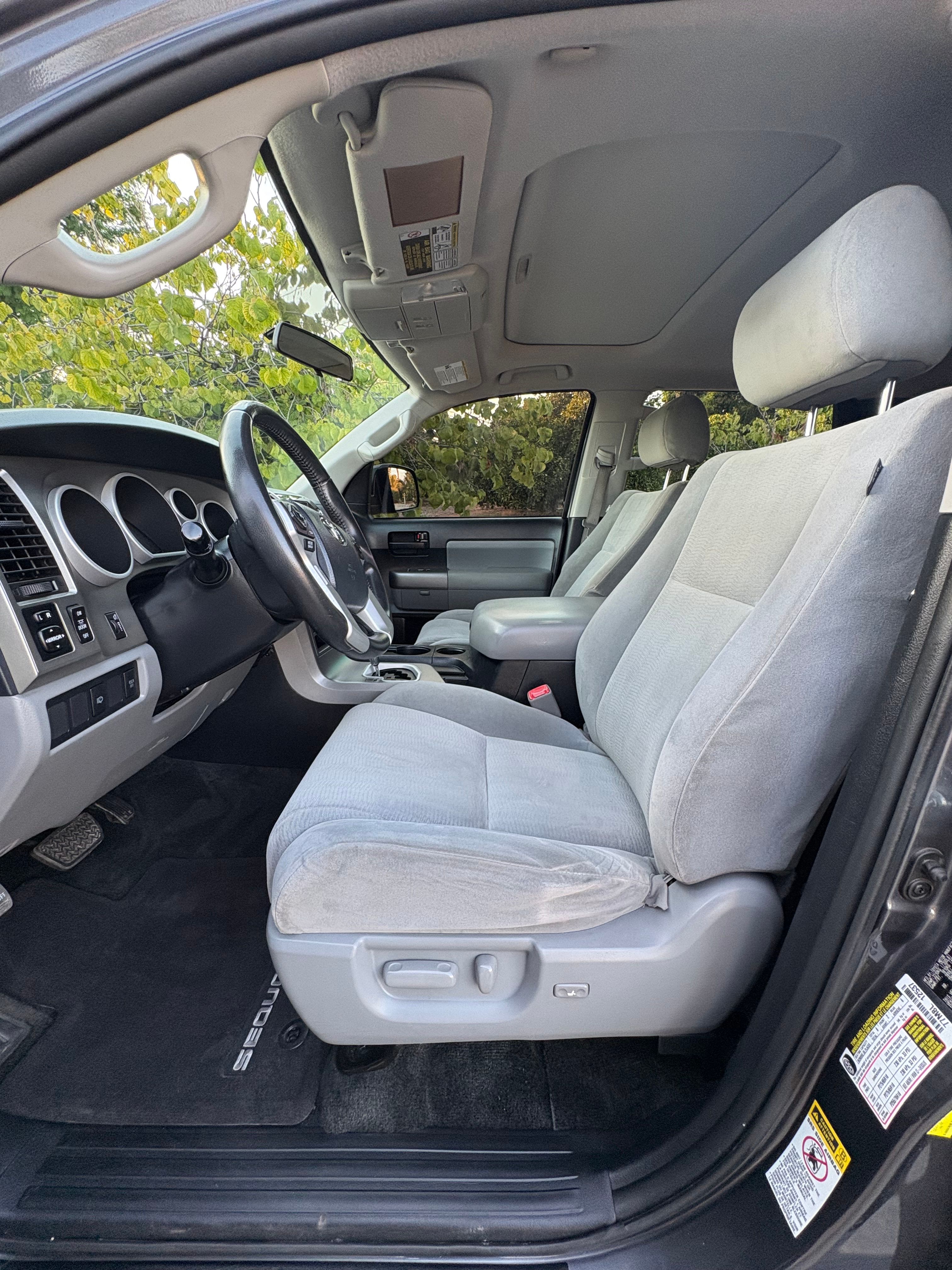 Used 2014 Toyota Sequoia SR5 AWD/4WD image 10