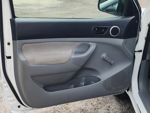 Used 2006 Toyota Tacoma 2WD Regular Cab image 5