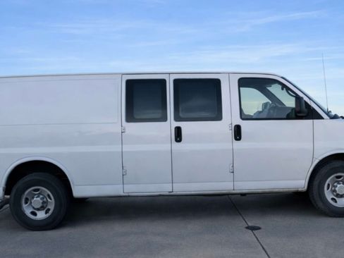 Used 2014 Chevrolet Express 3500 Extended RWD image 1