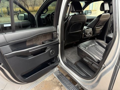 Used 2021 Ford Expedition Max Limited image 16