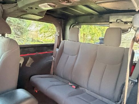 Used 2018 Jeep Wrangler Sport AWD/4WD image 9