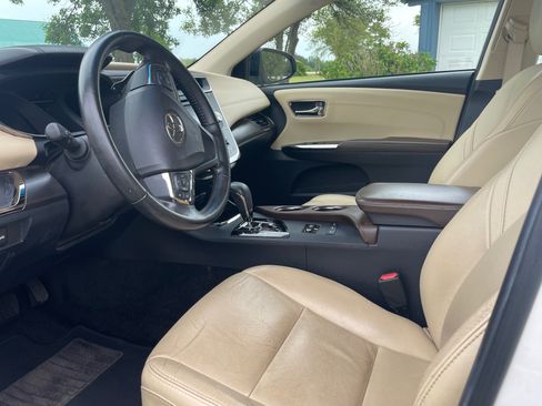 Used 2016 Toyota Avalon XLE Premium FWD image 9