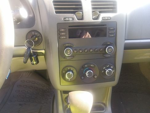 Used 2007 Chevrolet Malibu LS image 17