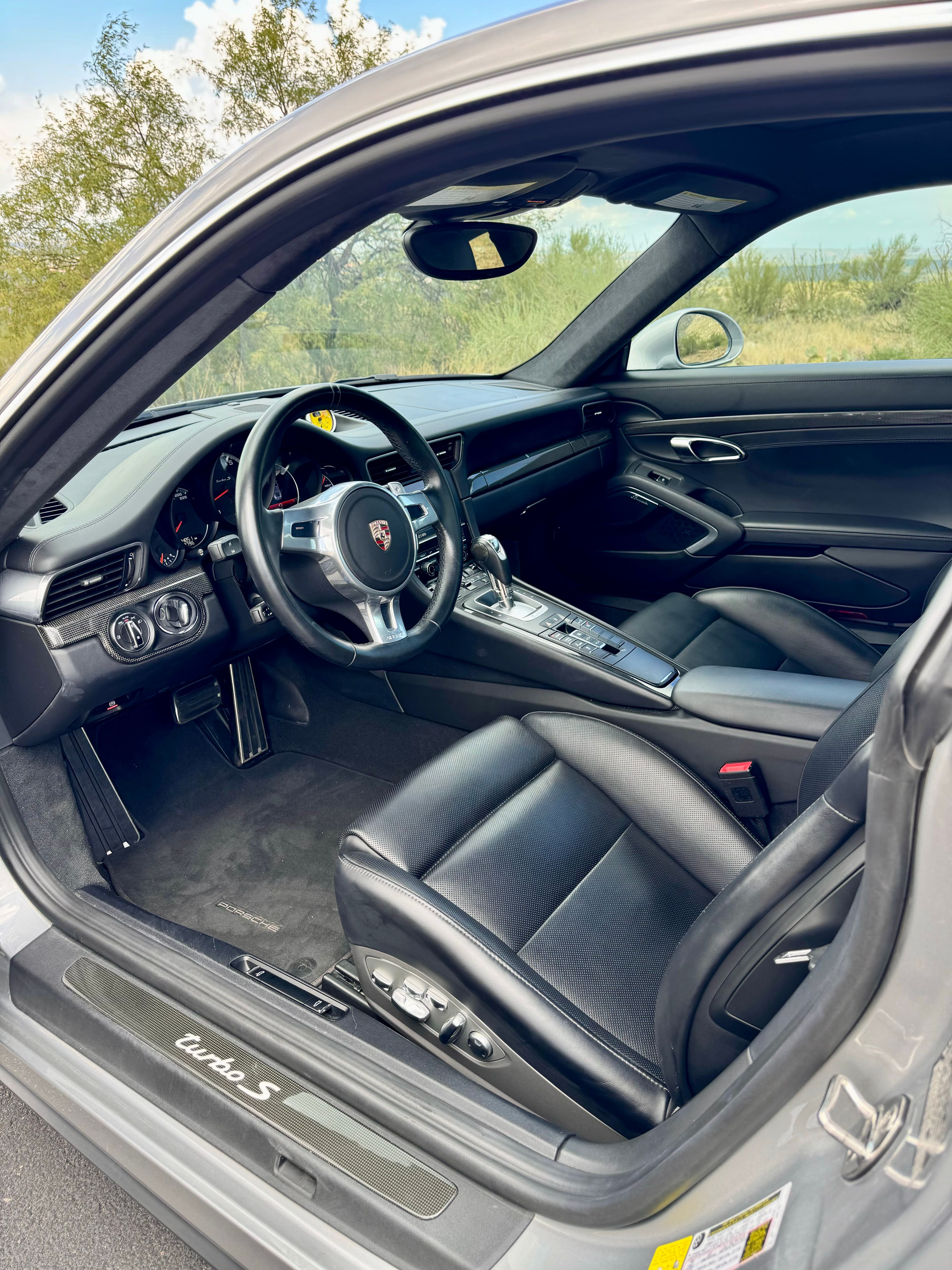 Used 2014 Porsche 911 Turbo S AWD/4WD image 8