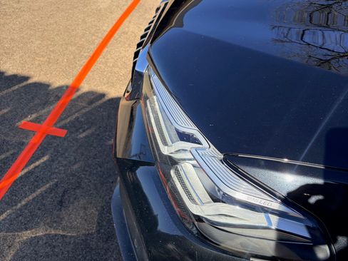 Used 2022 BMW 530i w/ M Sport Package image 11