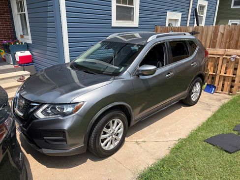 Used 2019 Nissan Rogue SV AWD/4WD image 2