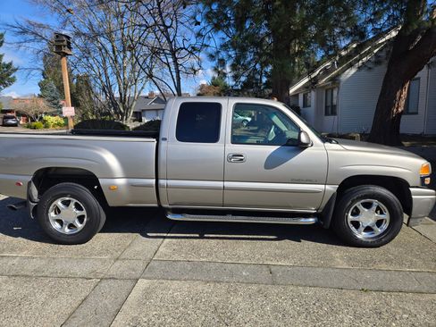 Used 2002 GMC Sierra 1500 Denali image 5