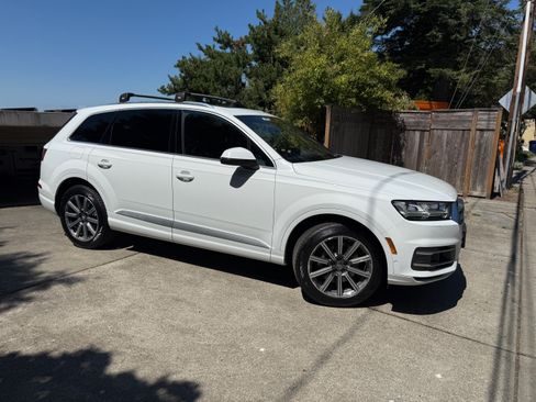 Used 2019 Audi Q7 3.0T Premium Plus w/ Premium Plus Package AWD/4WD image 1