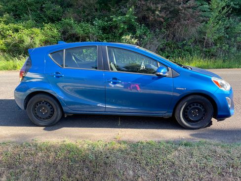 Used 2015 Toyota Prius C Two FWD image 1