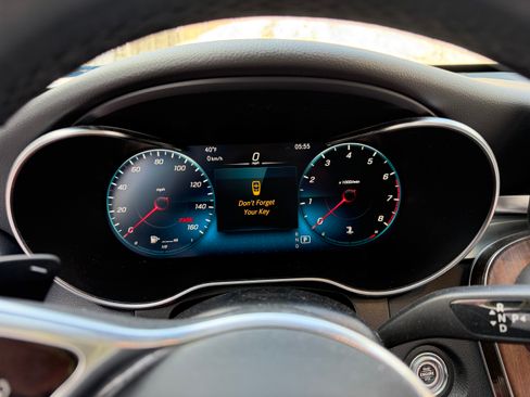 Used 2020 Mercedes-Benz GLC 300 4MATIC image 9