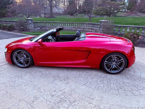 Used 2011 Audi R8 V10 image 2