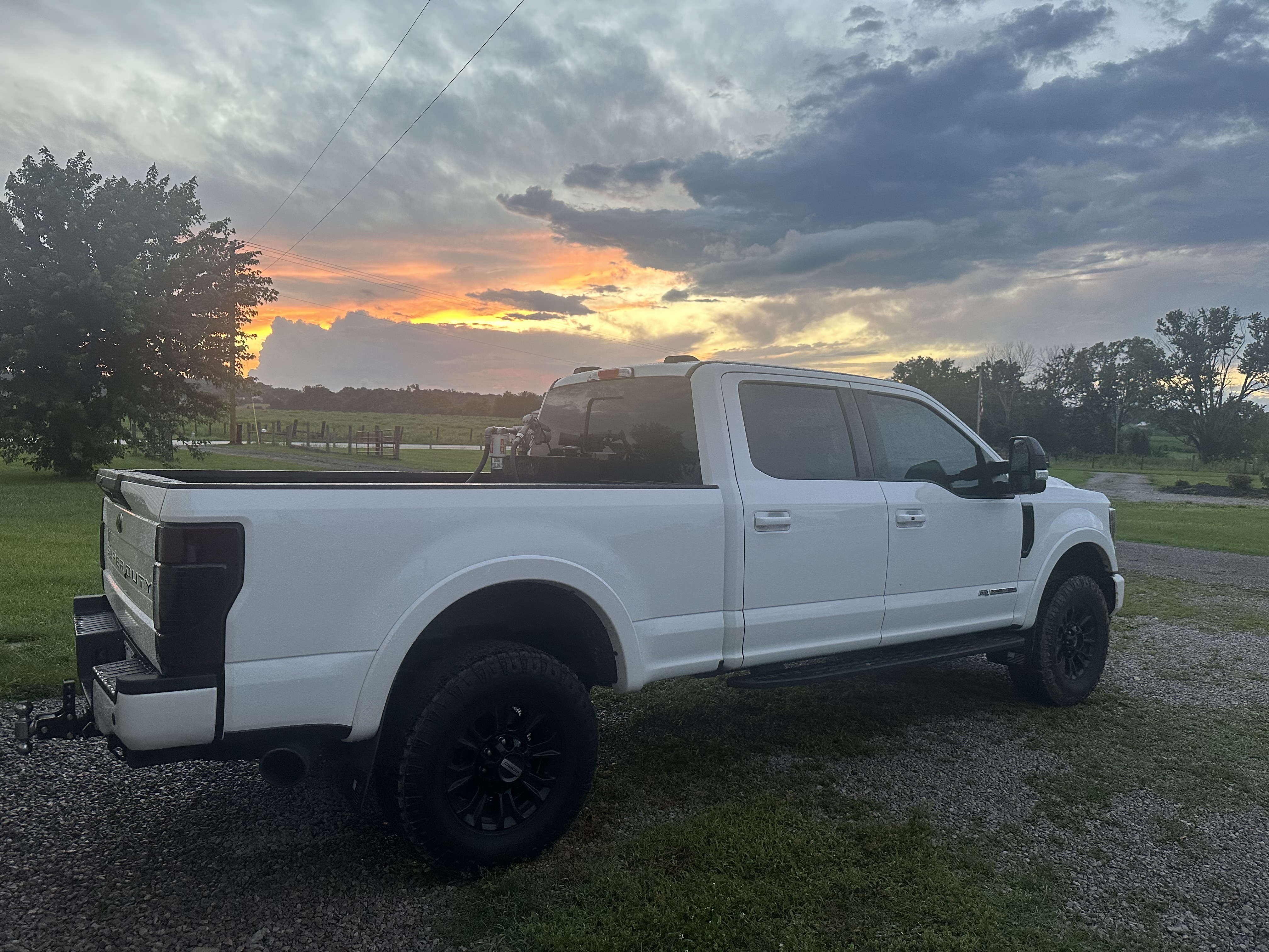 Used 2022 Ford F350 Lariat w/ Tremor Off-Road Package AWD/4WD image 6