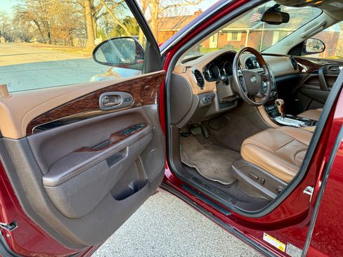 Used 2017 Buick Enclave Leather w/ Trailering Package image 10