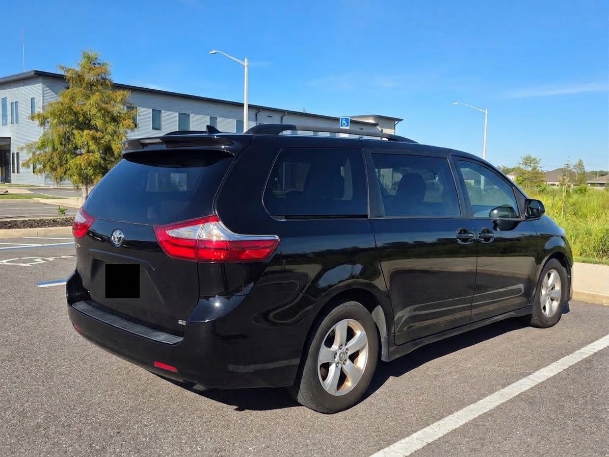 Used 2018 Toyota Sienna LE FWD image 7