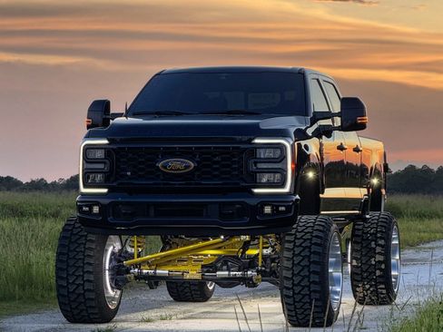 Used 2023 Ford F250 Lariat w/ Sport Appearance Package image 21