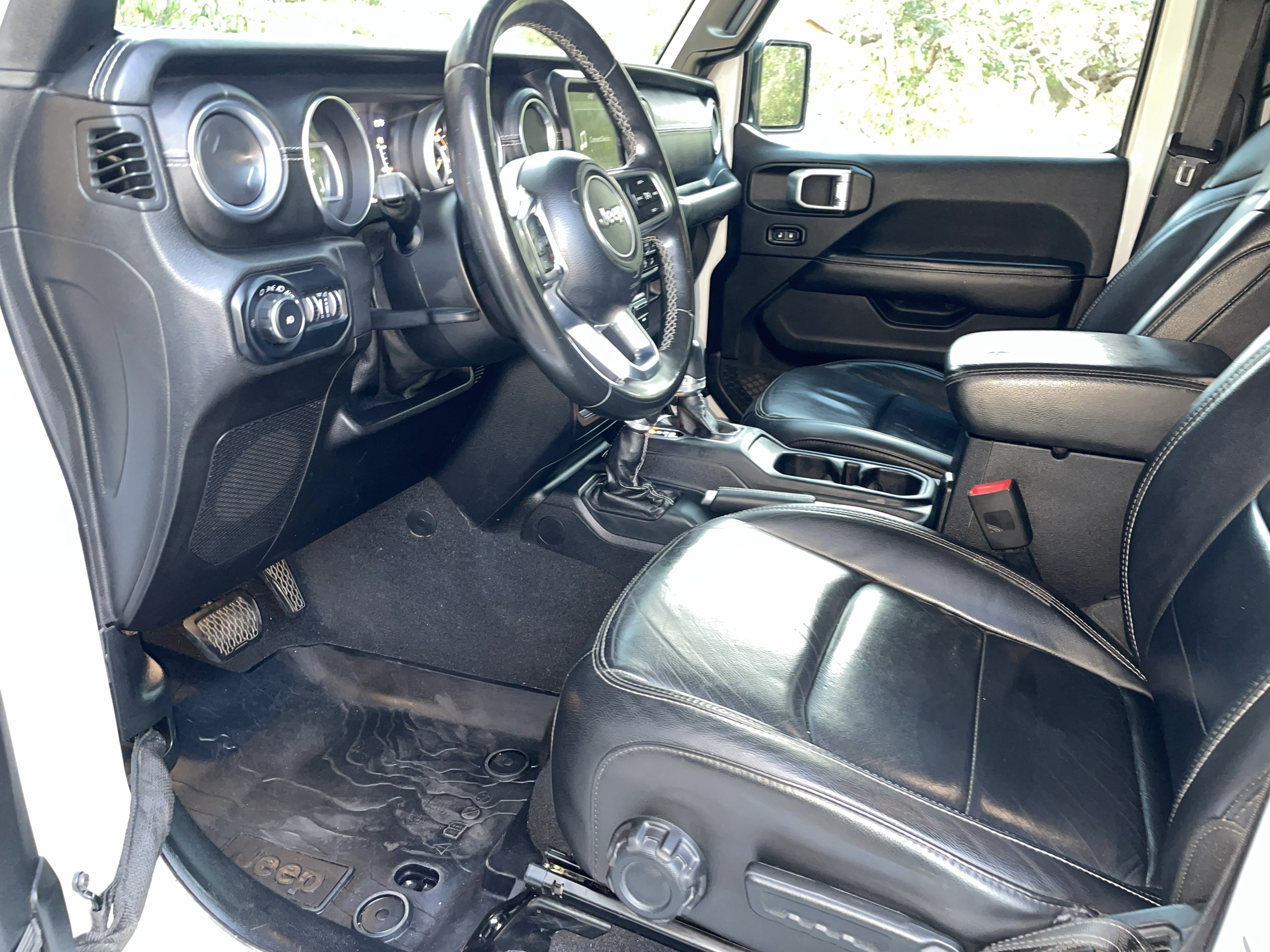Used 2018 Jeep Wrangler Unlimited Sahara AWD/4WD image 20