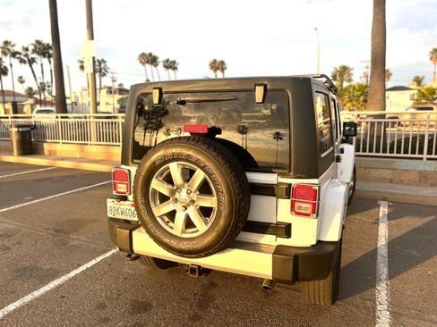 Used 2013 Jeep Wrangler Unlimited Sahara w/ Dual Top Group image 5