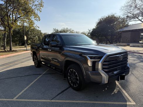 Used 2025 Toyota Tundra Limited image 5