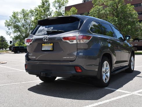 Used 2016 Toyota Highlander Limited Platinum AWD/4WD image 5