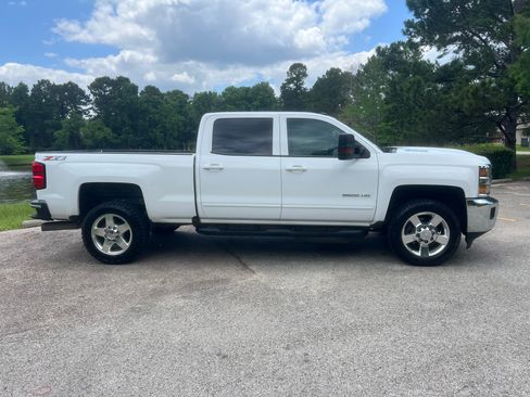 Used 2018 Chevrolet Silverado 2500 LT w/ Z71 Package, Off-Road AWD/4WD image 4