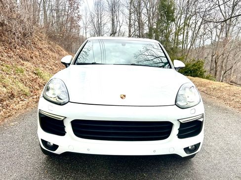 Used 2018 Porsche Cayenne image 2
