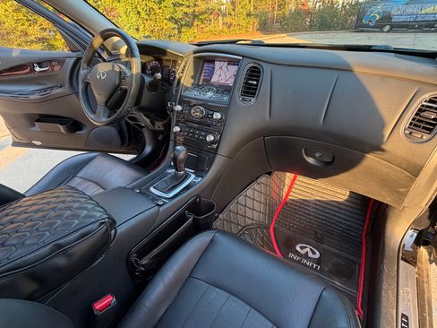 Used 2017 INFINITI QX50 2WD w/ Premium Plus Package image 16