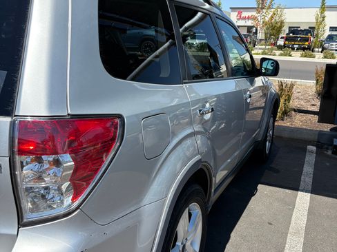 Used 2010 Subaru Forester 2.5X Limited w/ Utility Pkg AWD/4WD image 2