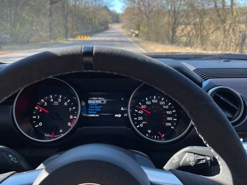 Used 2018 Ford Mustang Shelby GT350 w/ Convenience Package image 11