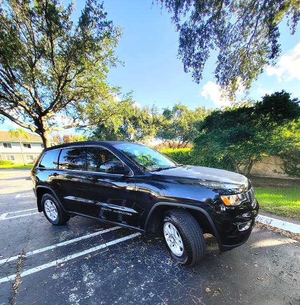 Used 2018 Jeep Grand Cherokee Laredo RWD image 19