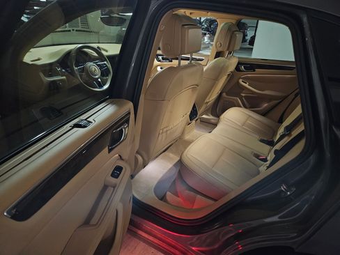 Used 2015 Porsche Macan S image 7