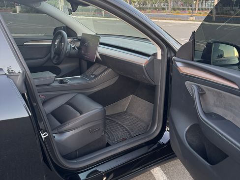 Used 2024 Tesla Model Y Performance AWD/4WD image 6