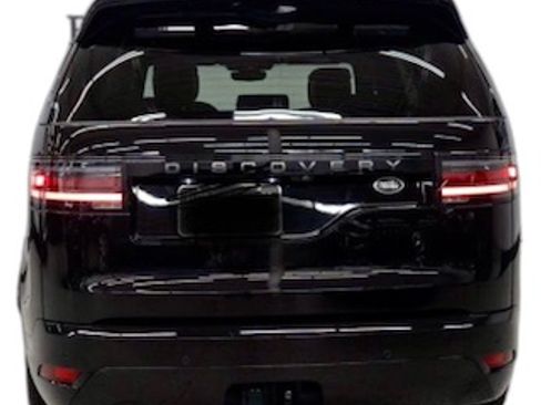 Used 2023 Land Rover Discovery S R-Dynamic image 5