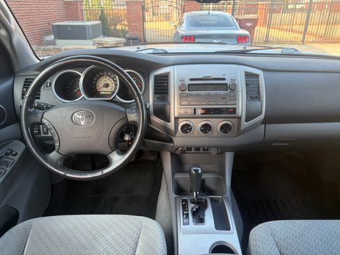 Used 2009 Toyota Tacoma PreRunner image 12