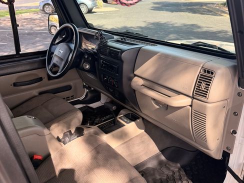 Used 2004 Jeep Wrangler X w/ Convenience Group image 6