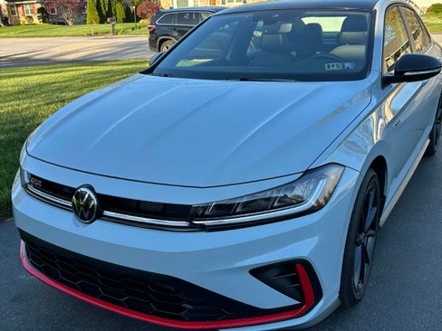 Used 2026 Volkswagen Jetta GLI Autobahn image 9