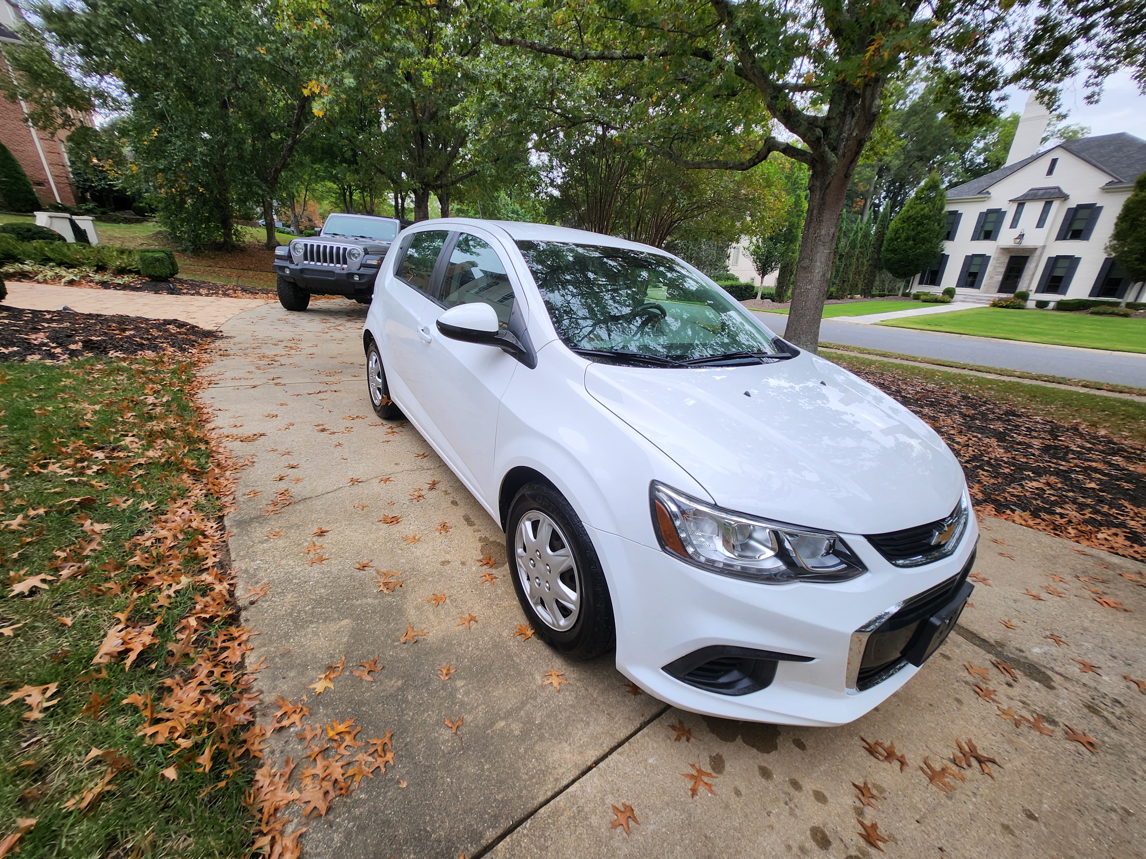 Used 2019 Chevrolet Sonic LT FWD image 4