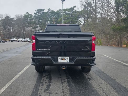 Used 2023 Chevrolet Silverado 1500 Custom image 5
