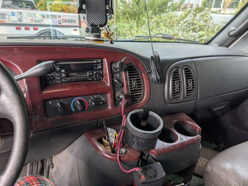 Used 2002 Dodge B1500 image 12