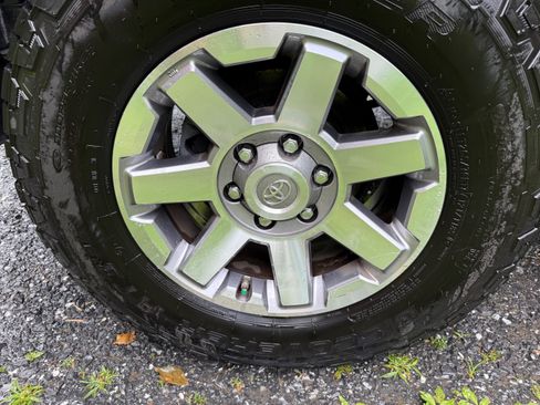 Used 2014 Toyota FJ Cruiser 4WD image 14