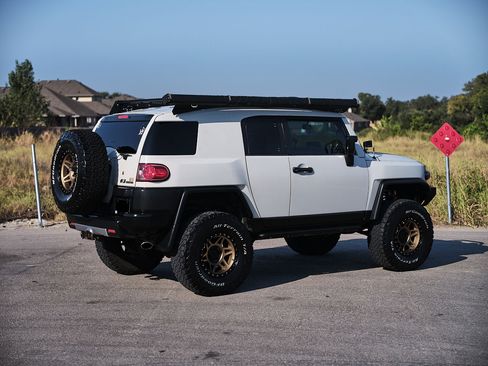 Used 2008 Toyota FJ Cruiser 4WD image 9