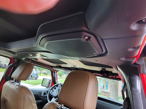 Used 2020 Jeep Wrangler Unlimited Sahara w/ Dual Top Group image 12