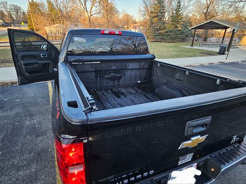 Used 2018 Chevrolet Silverado 1500 LT w/ All Star Edition image 10