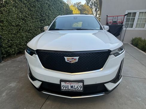 Used 2023 Cadillac XT6 Sport w/ Technology Package AWD/4WD image 10
