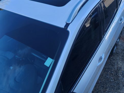 Used 2018 Ford Escape Titanium image 2