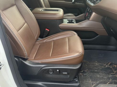 Used 2021 Chevrolet Suburban High Country image 14