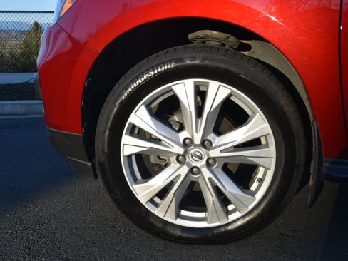 Used 2018 Nissan Pathfinder SL w/ SL Premium Package image 28