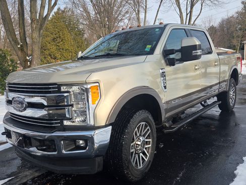 Used 2017 Ford F250 Lariat w/ Lariat Ultimate Package image 16
